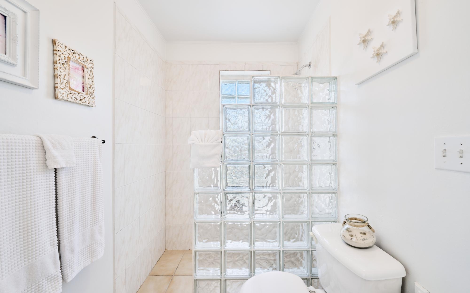 Surf Lodge Villa - Gallery image 21