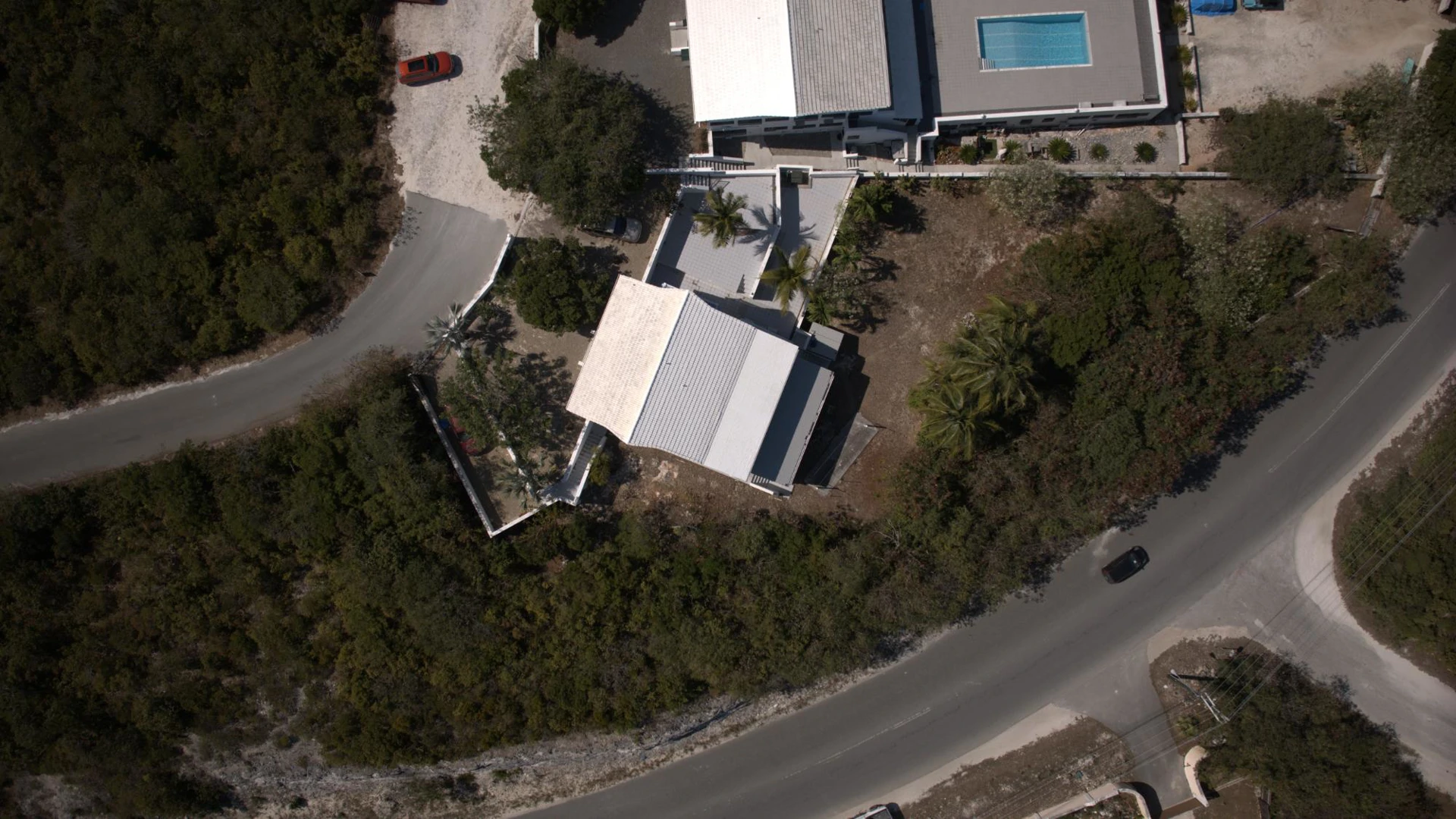 NELSON HILL ROAD 4-BED VILLA - Gallery image 8