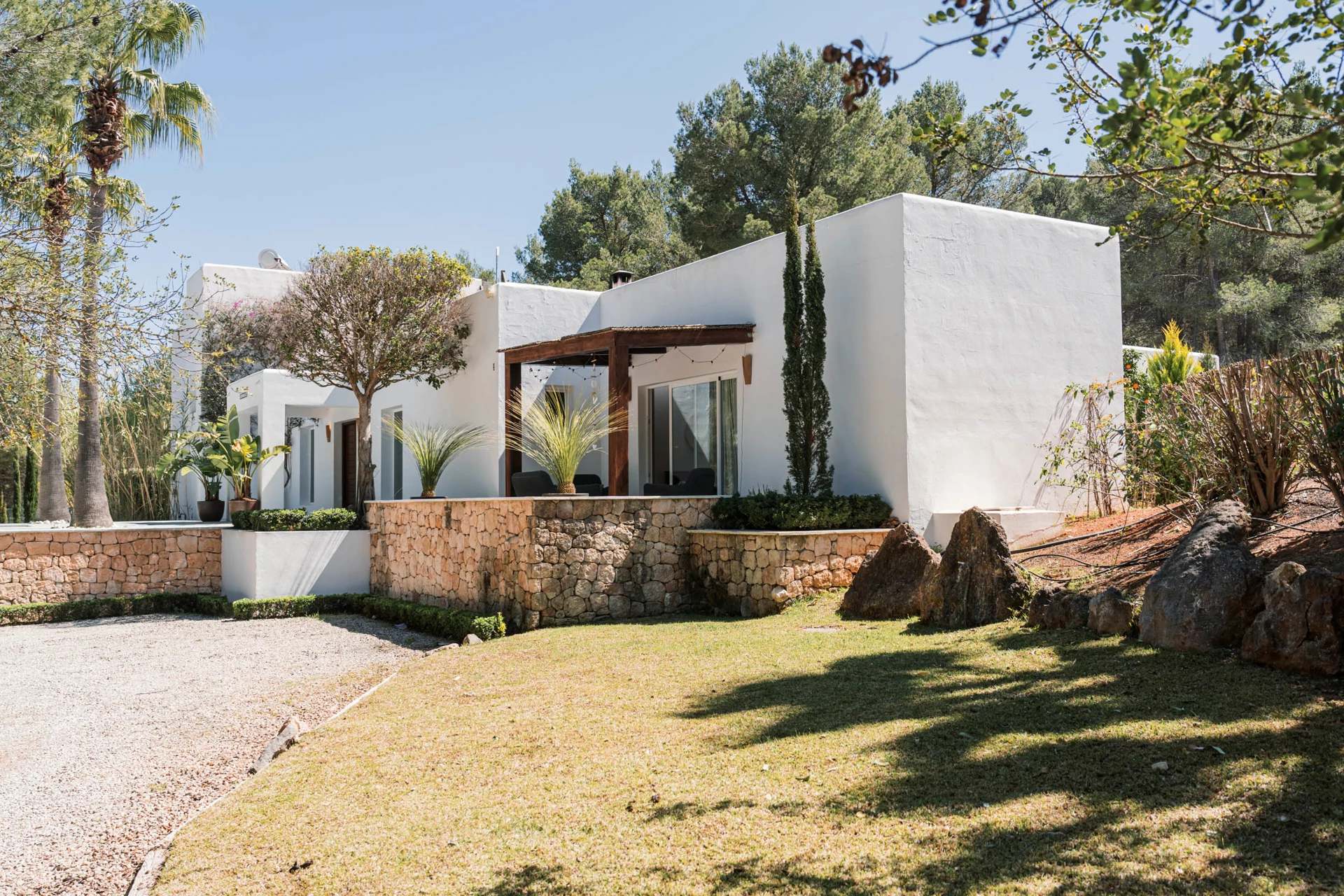 6 bed pool villa with tennis court for sale in Ibiza - Gallery image 2