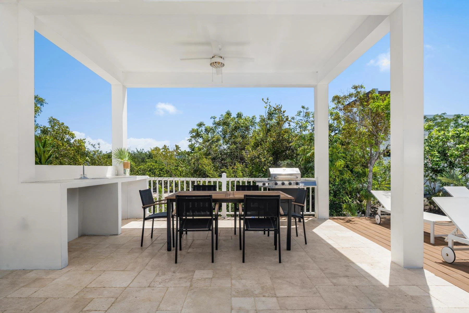 Blue Lotus & Golden Lotus - Gallery image 9