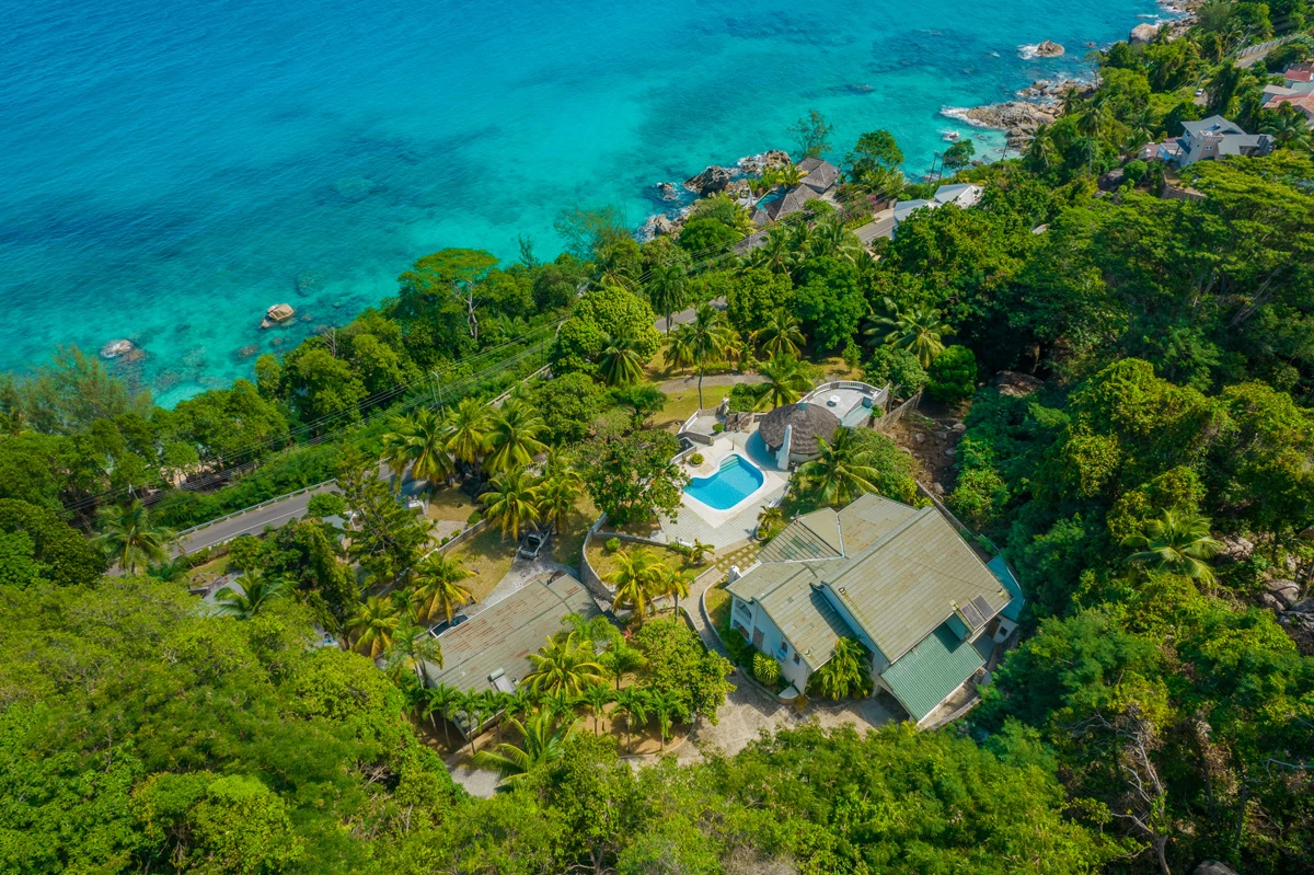Stately beachfront villa for sale in Mahé, Seychelles - Gallery image 3