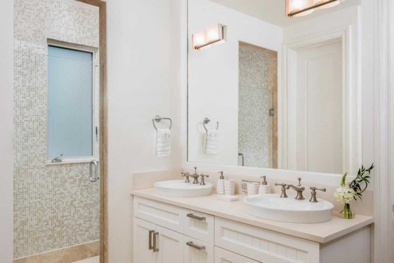 Luxury Water Front Blue Mountain Villa - Gallery image 21