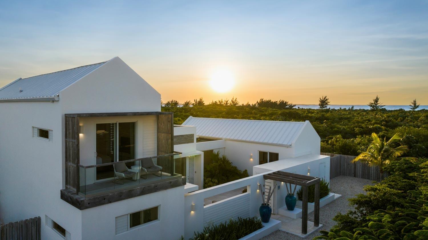 Sunset Beach Villa Aqueous
