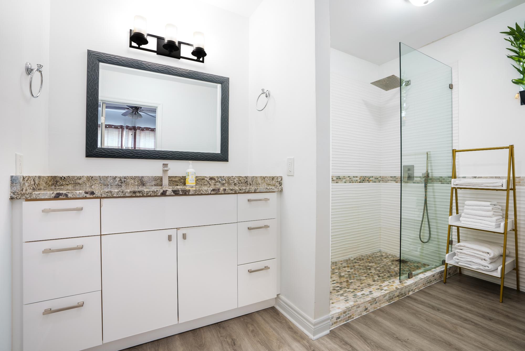 B-201 Queen Angel Resort - Gallery image 4