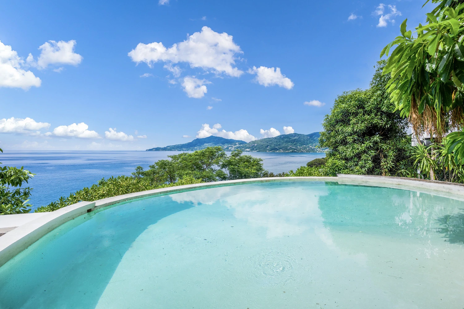 Architectural modernist beachfront villa for sale in Mahé, Seychelles - Gallery image 3