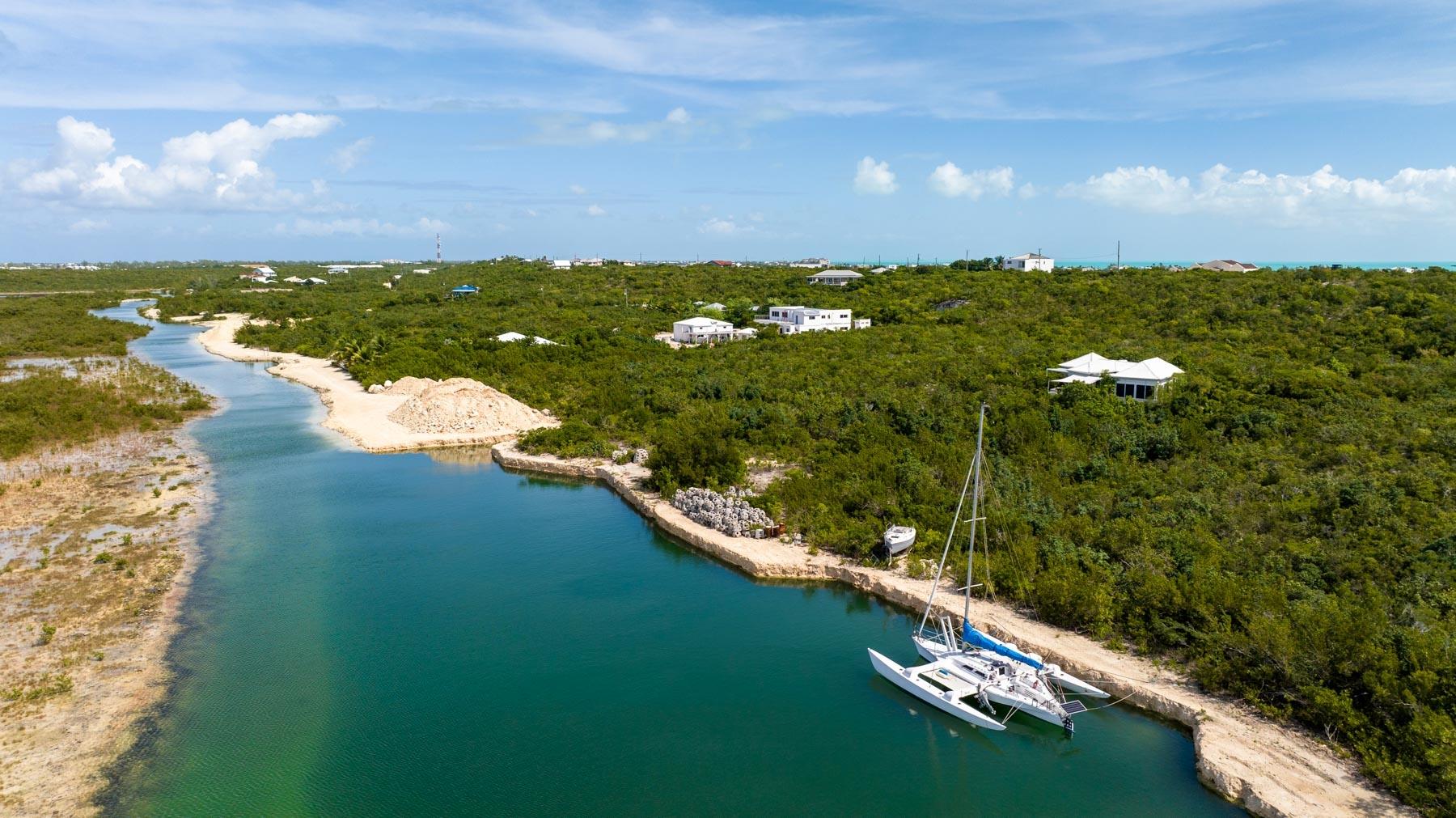 Canalfront Home - Gallery image 22