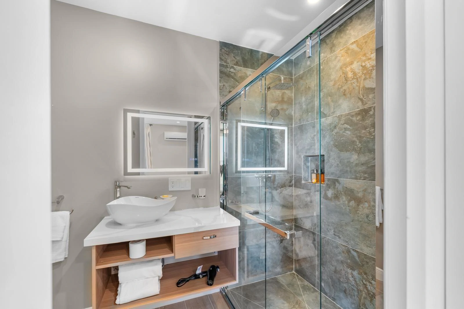 Luz Maria Villa - Gallery image 22