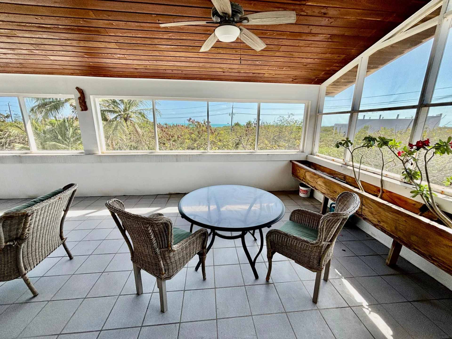 NELSON HILL ROAD 4-BED VILLA - Gallery image 43