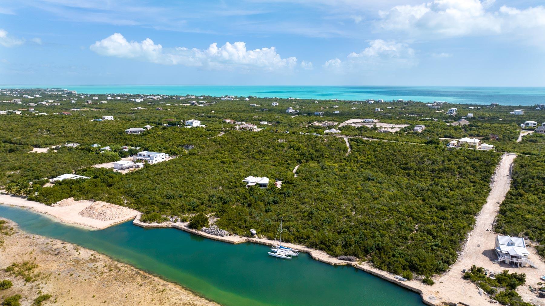 Canalfront Home - Gallery image 25