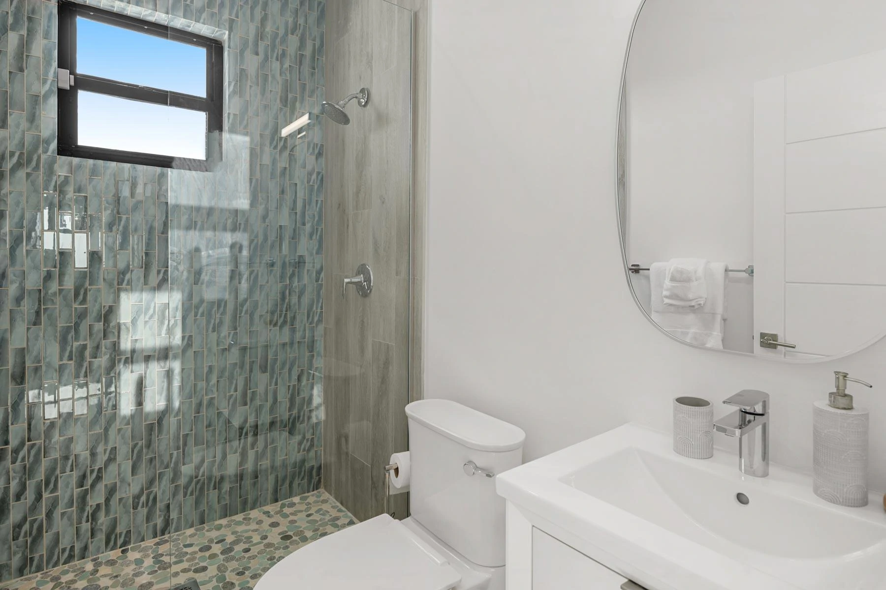 Bubbles Up - Gallery image 8