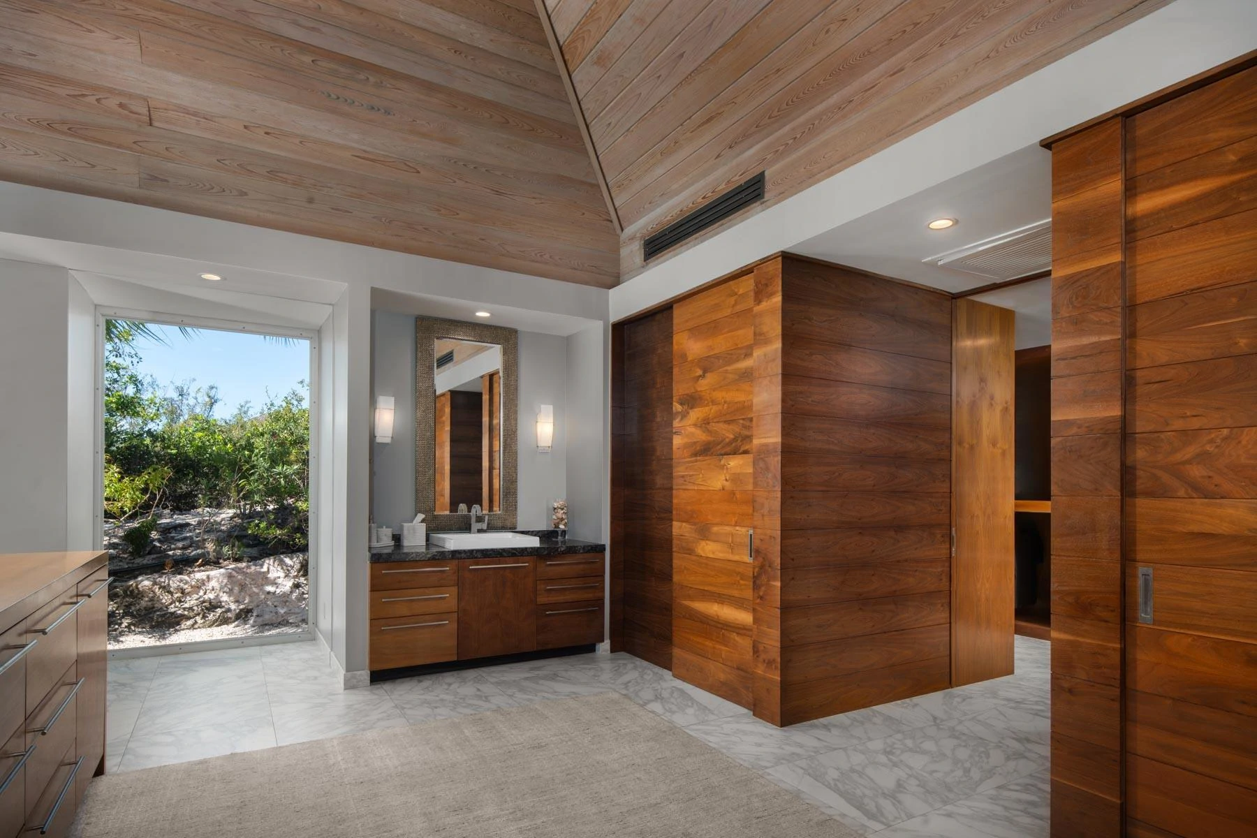 SEA LA VIE - Gallery image 43