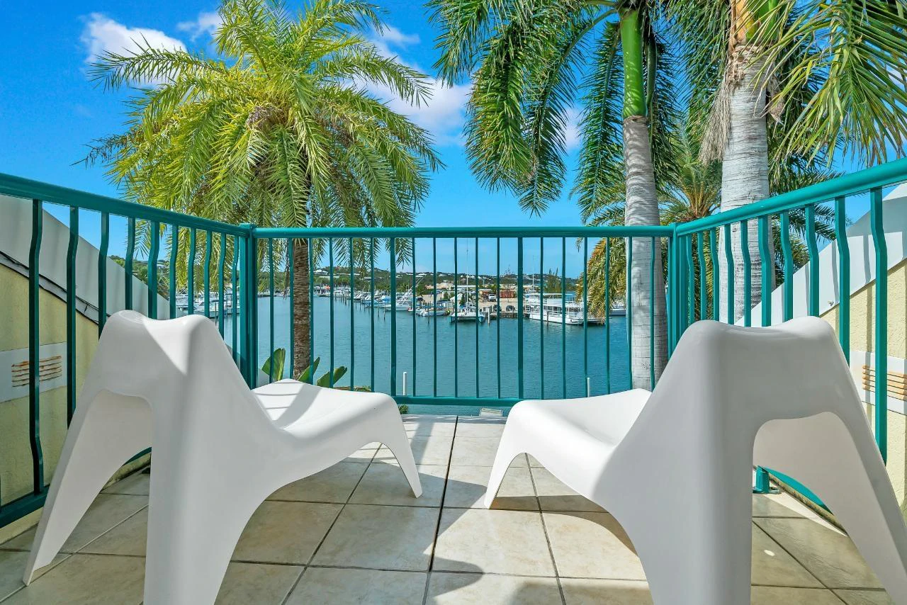 3 BEDROOM TOWNHOME AT THE YACHT CLUB - Gallery image 11