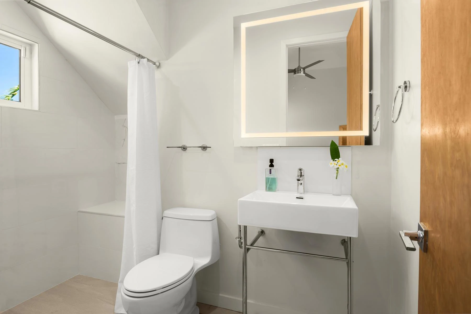 Blue Lotus & Golden Lotus - Gallery image 22