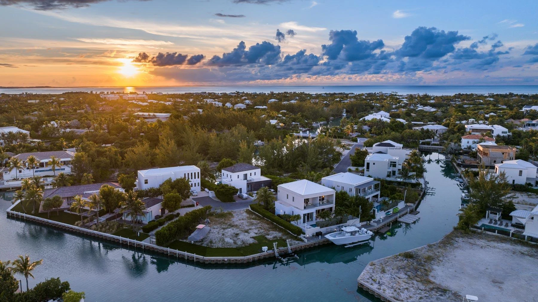 Second Wind Villa - Canal Front - Gallery image 31