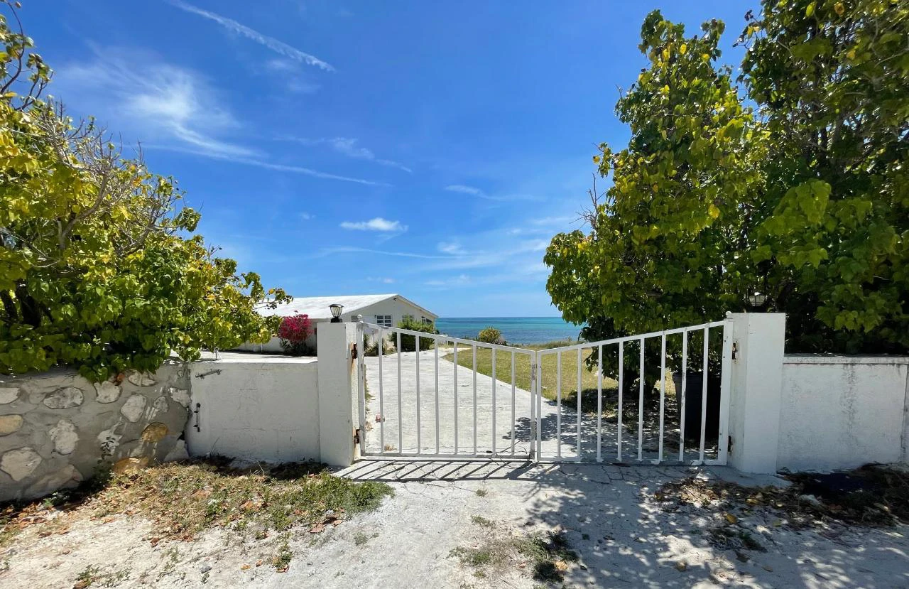 OCEAN VIEW 3 BEDROOM BEAUTY - Gallery image 4