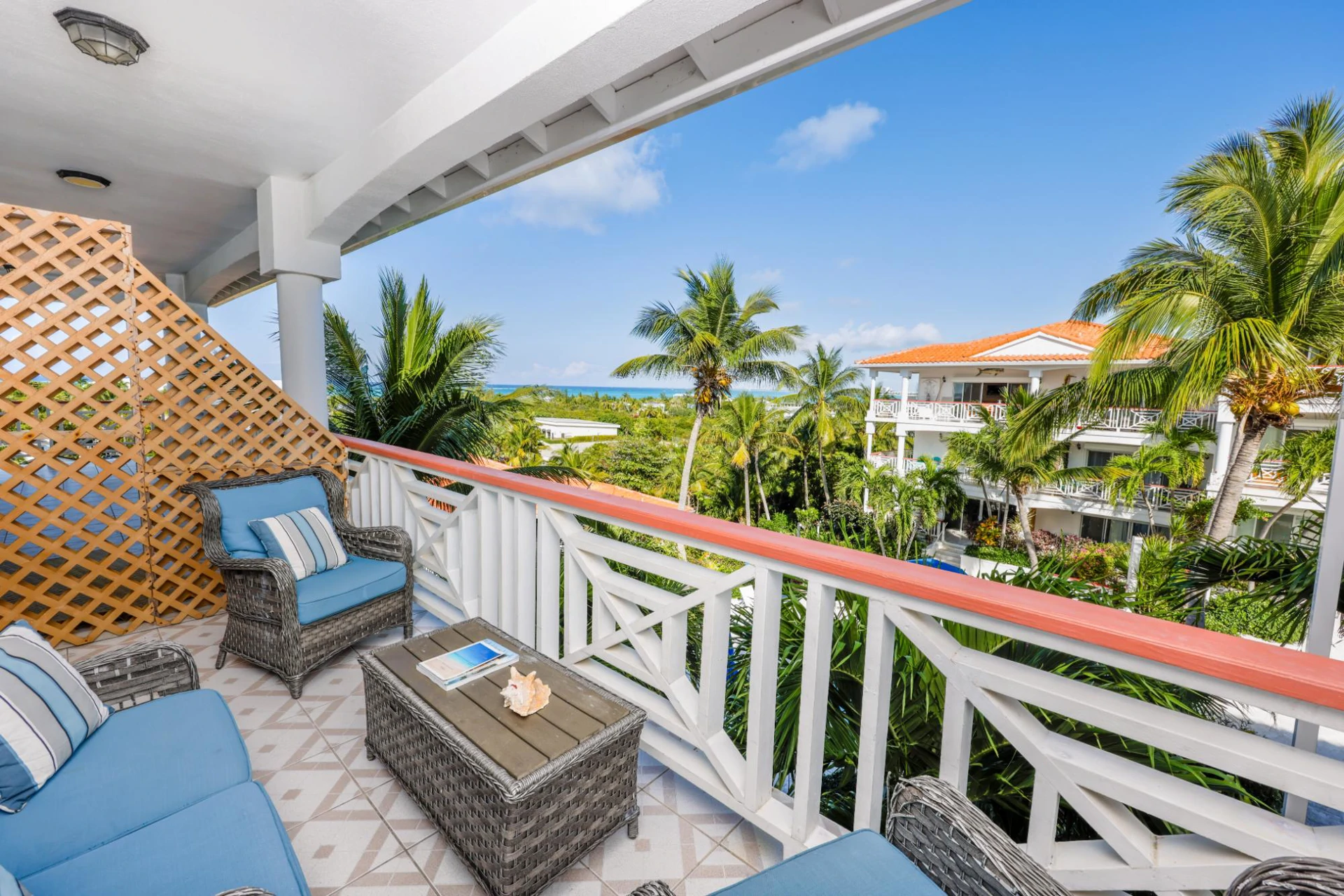 C305 Queen Angel Resort