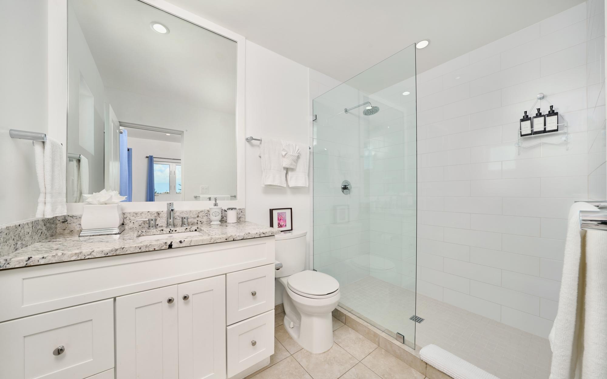 Surf Lodge Villa - Gallery image 13