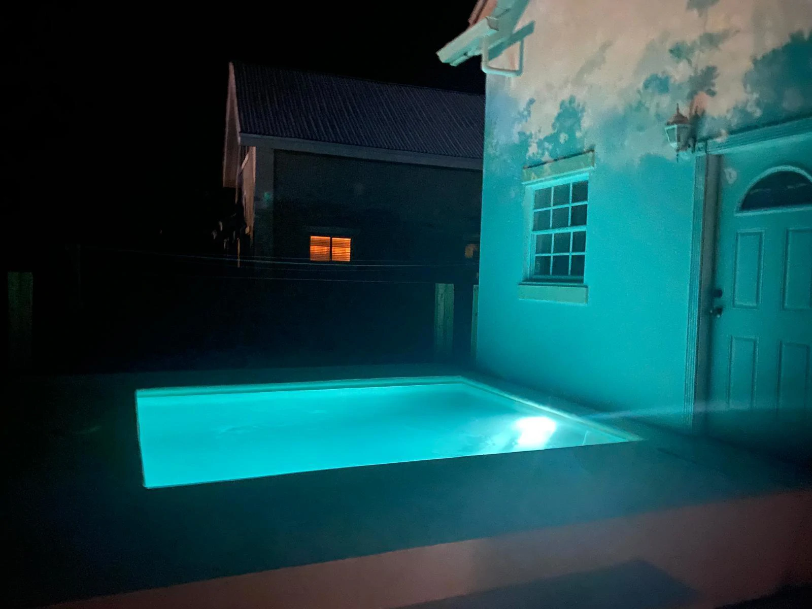 Charming Home in Leeward - Gallery image 17