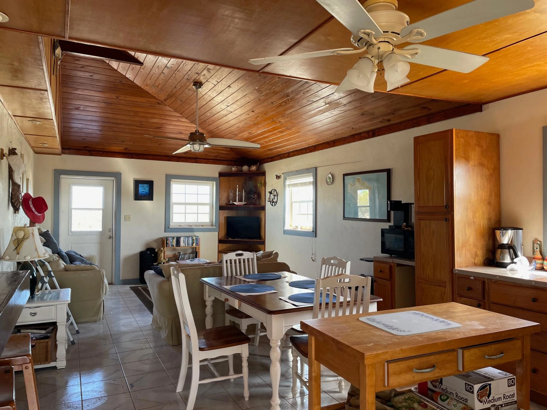 ST. SOMEWHERE - Gallery image 11