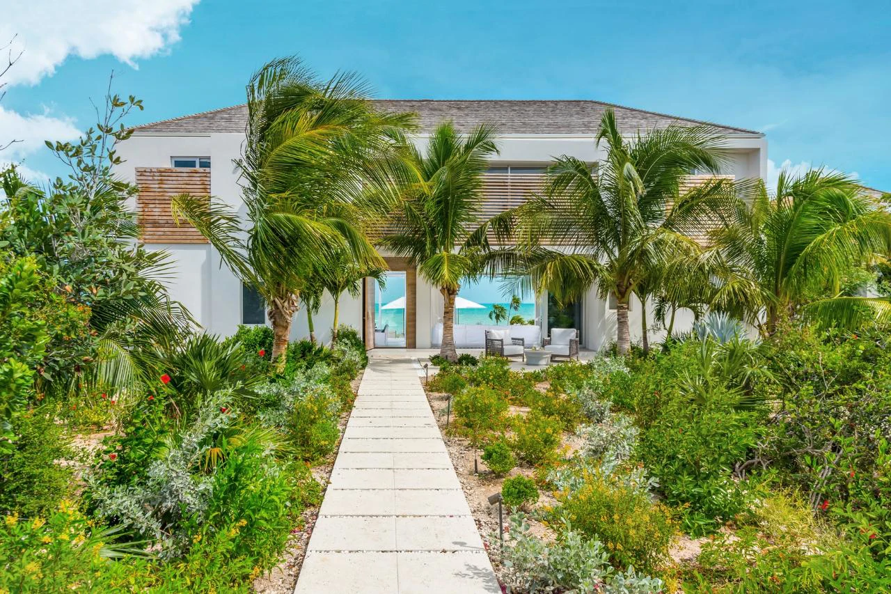 BEACH ENCLAVE LONG BAY - Gallery image 2