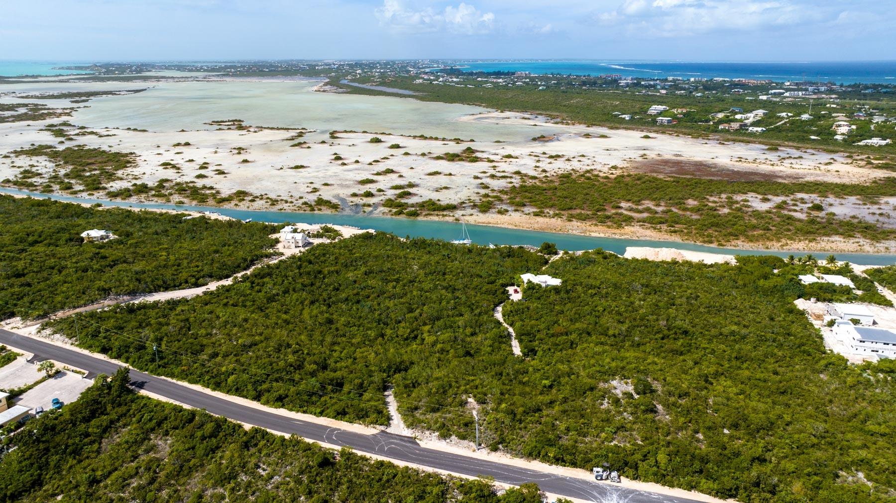 Canalfront Home - Gallery image 19