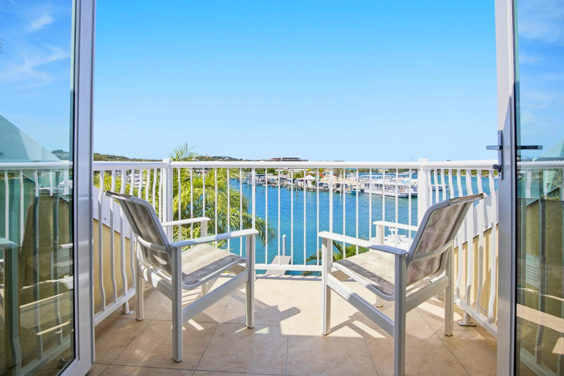 B2 YACHT CLUB - Gallery image 12