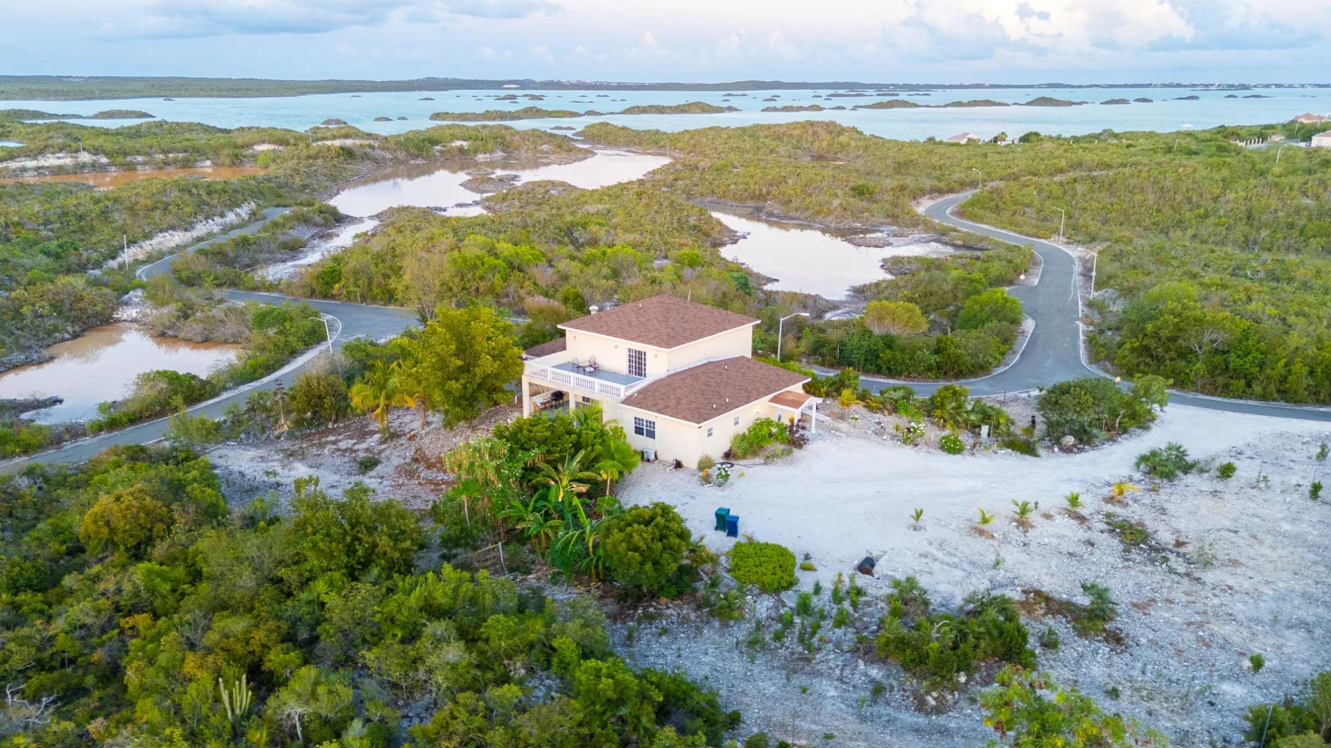 Villa Ellise on Pond View Close - Gallery image 6