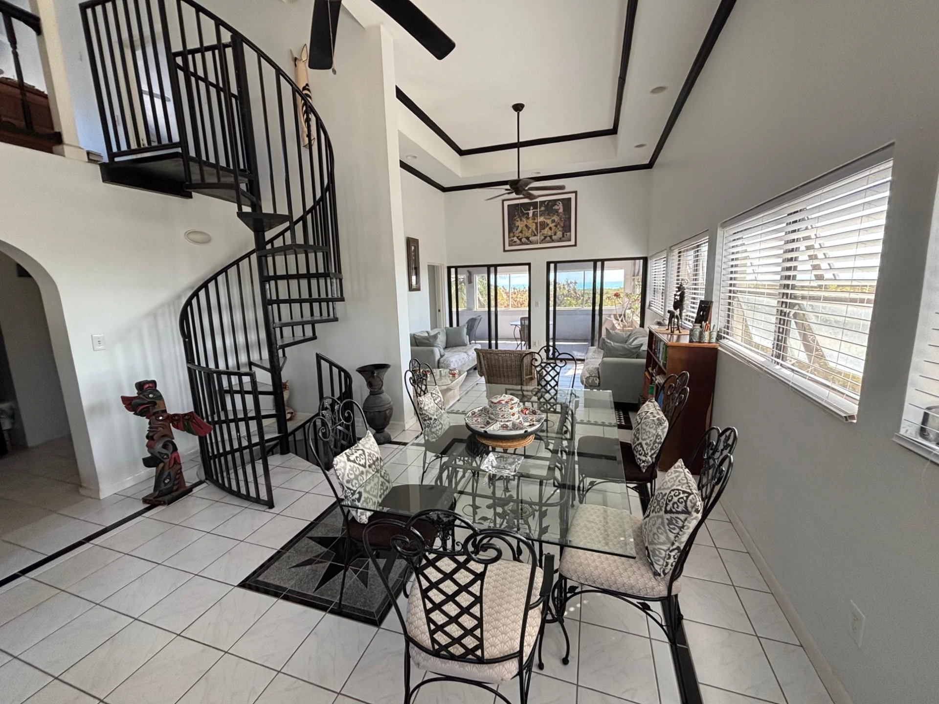 NELSON HILL ROAD 4-BED VILLA - Gallery image 16