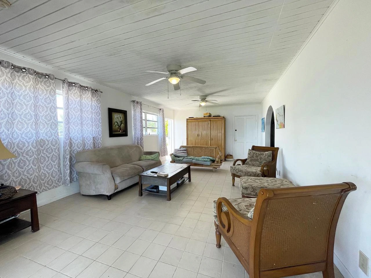 OCEAN VIEW 3 BEDROOM BEAUTY - Gallery image 10