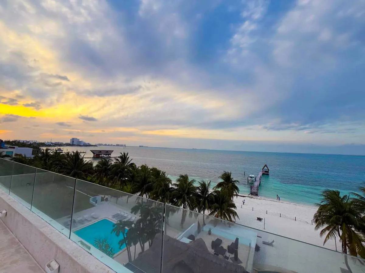 Tortuga 6 Bedroom Beachfront Villa