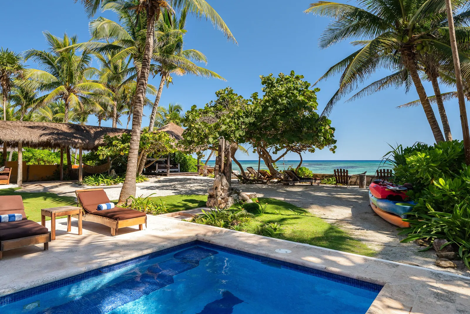 Jade Bay 8 – 8 Bedroom Beachfront Villa
