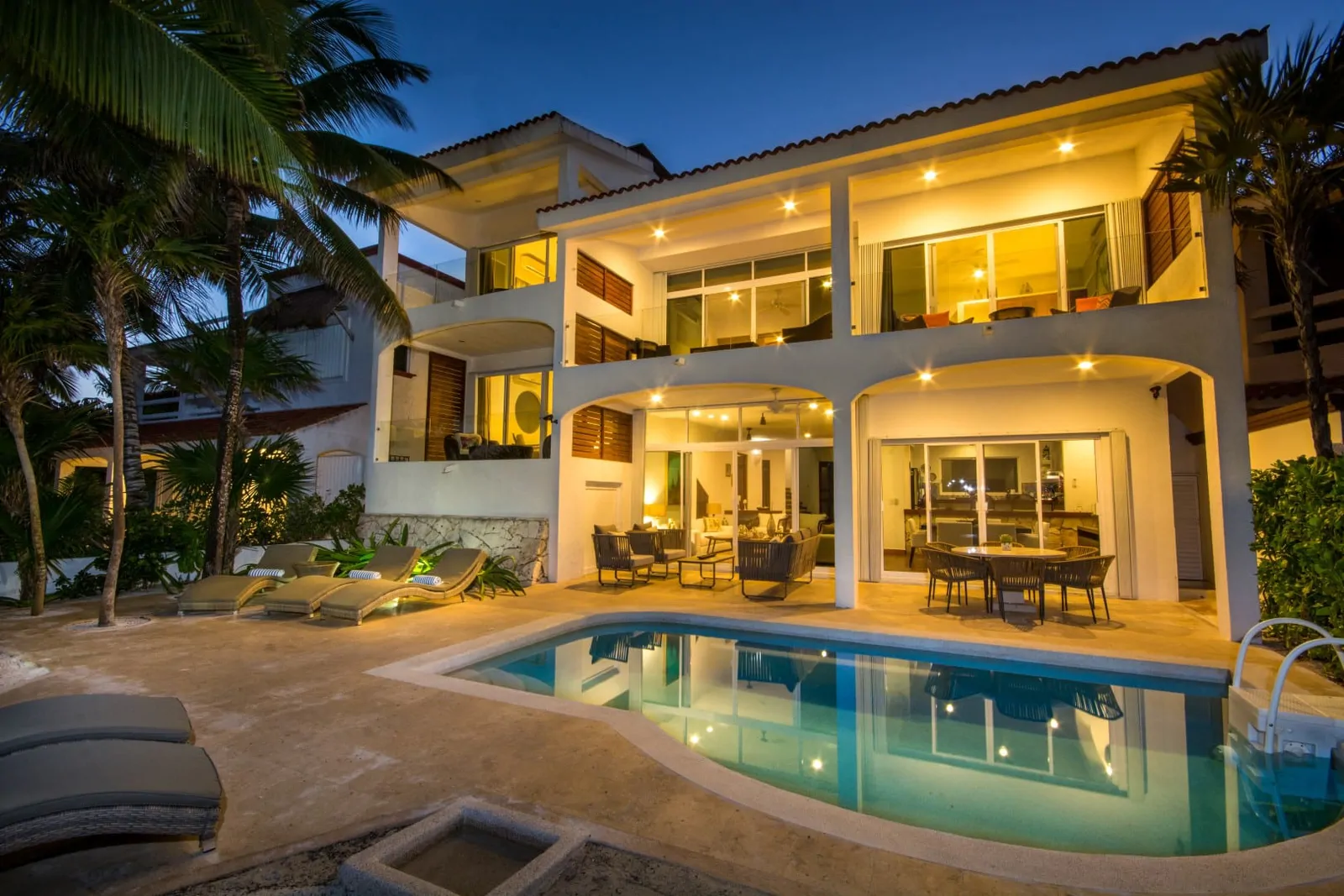 5 Bedroom Akumal Beachfront Villa
