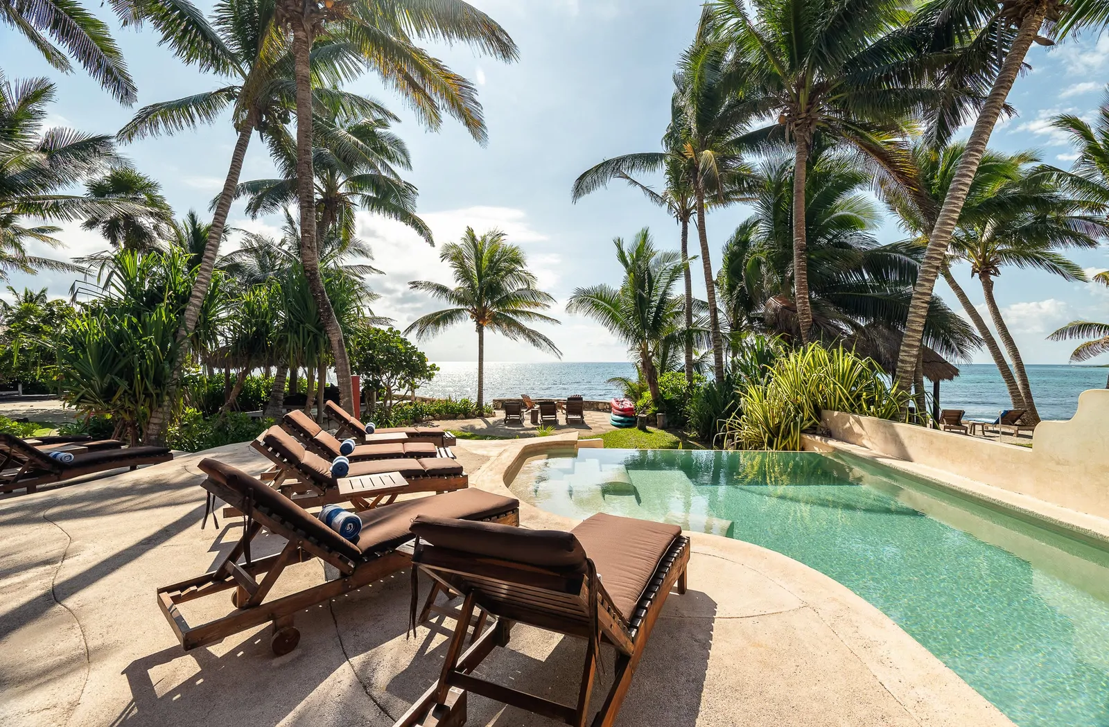 Jade Bay 9 – 7 Bedroom Beachfront Villa