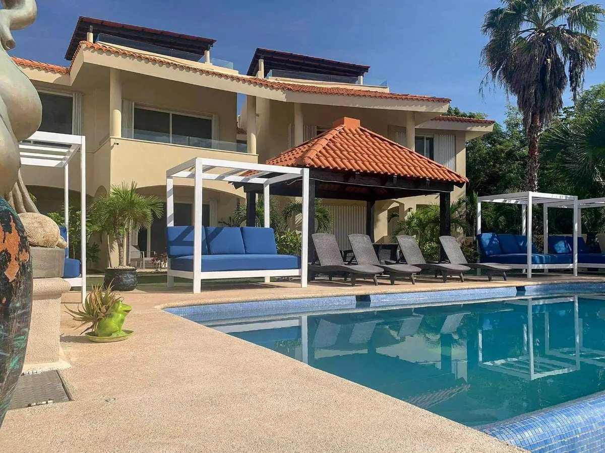 Nautica 8 Unit Marina Front Building