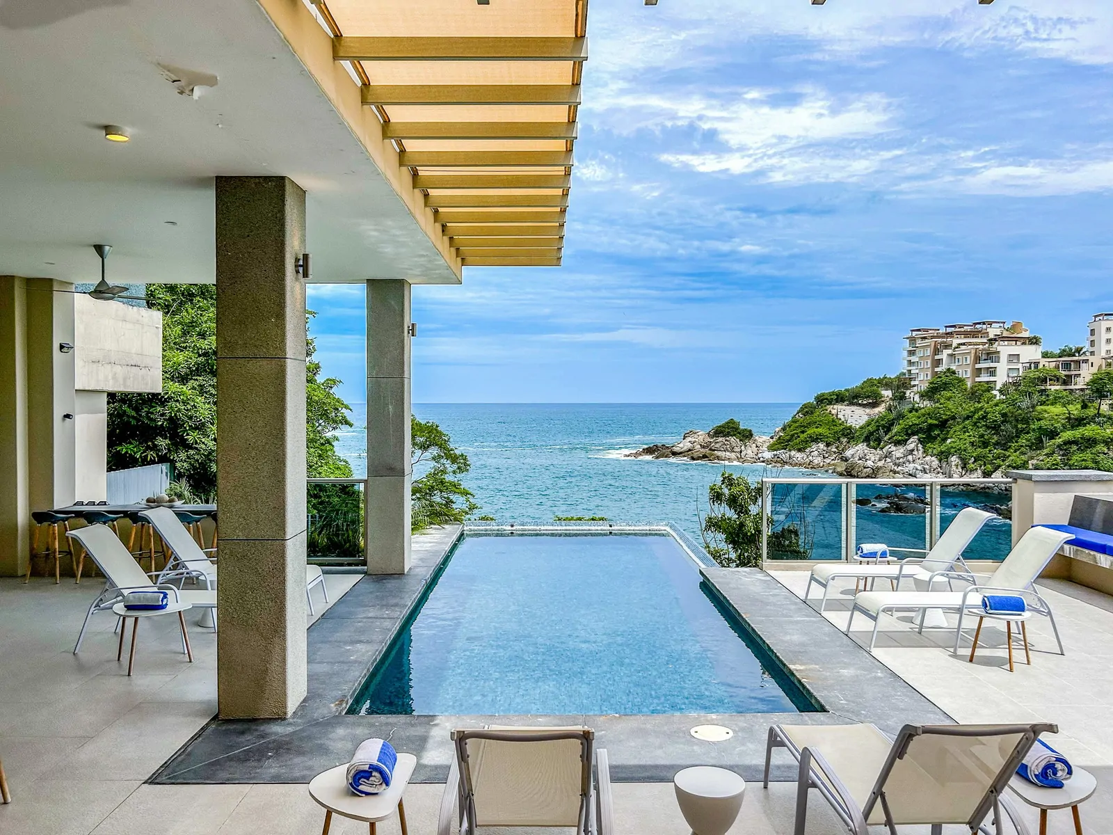 Villa Montecarlo 4 Bedroom Oceanfront Home