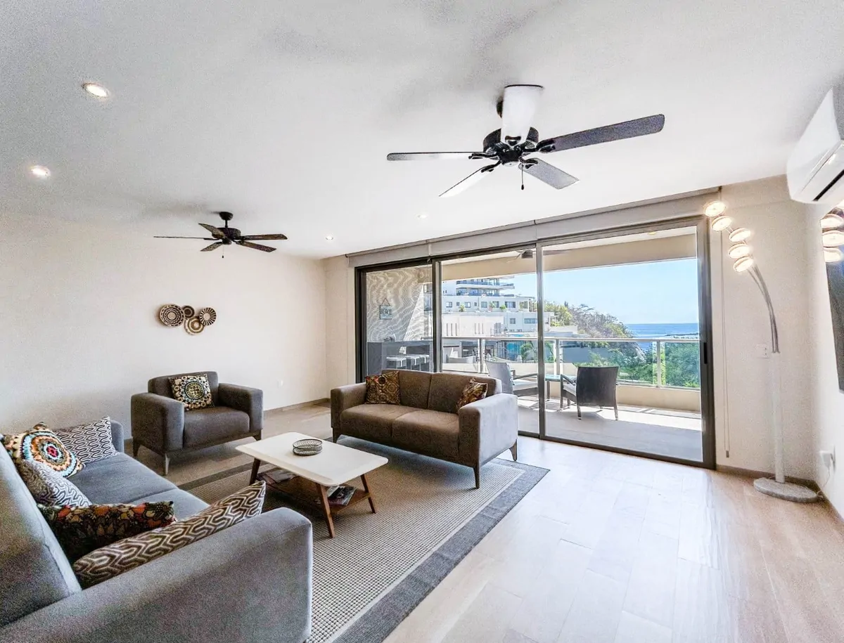 Cosmo 11 – 2 Bedroom Oceanview Condo