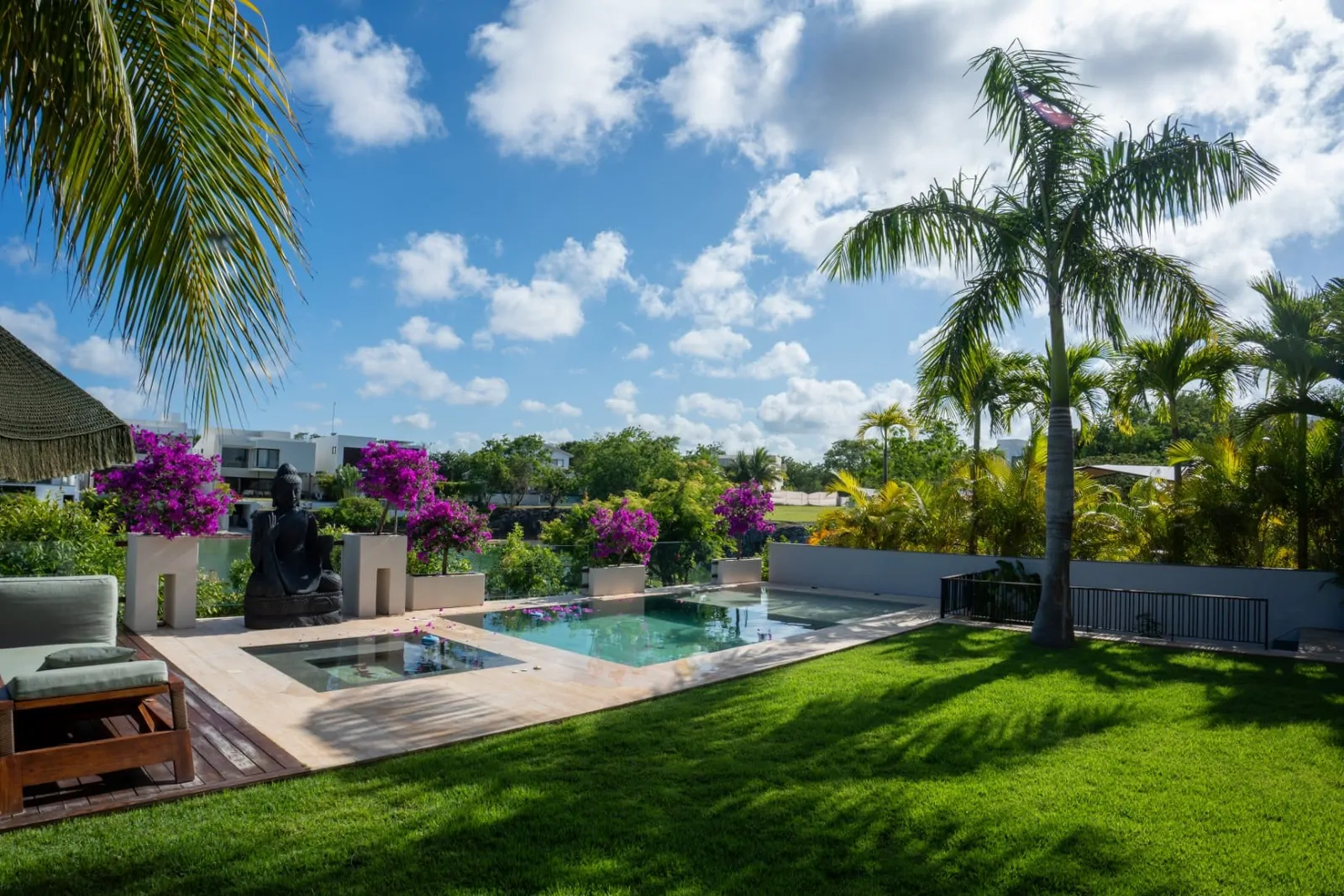 Villa Flamingos 4 Bedroom Waterfront Home