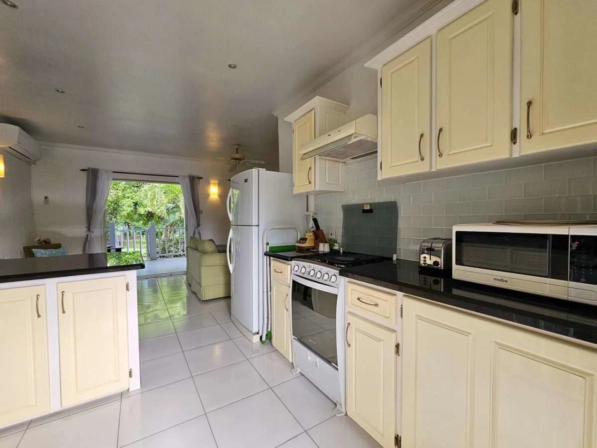 Hibiscus 3, Gate Park, Cap Estate. - Gallery image 8