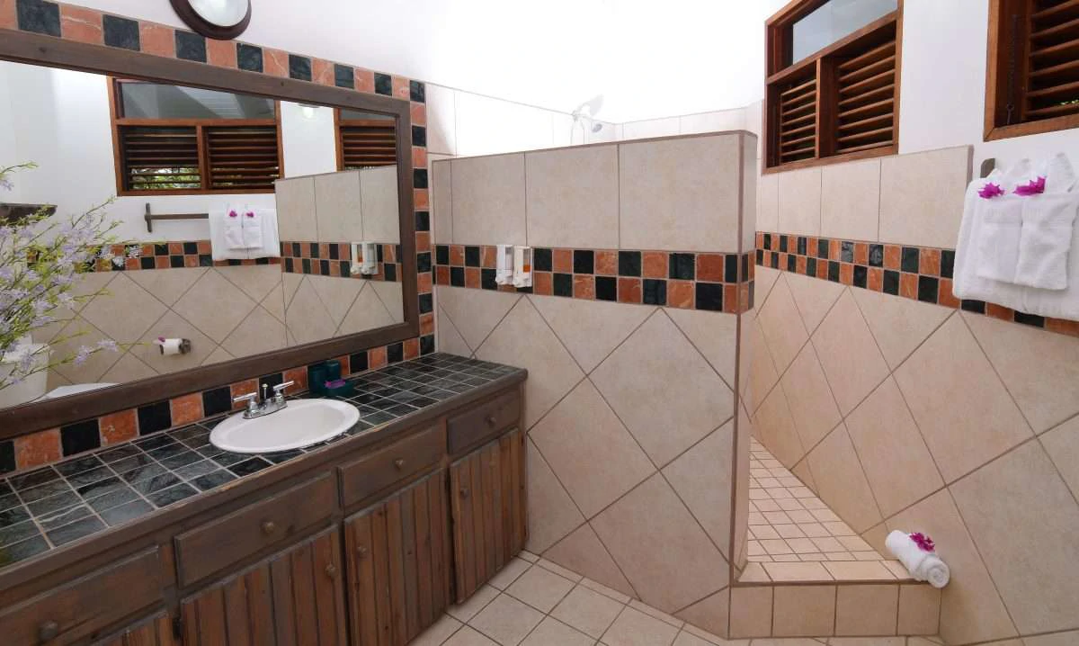 Hotel - For Sale - - Gallery image 16