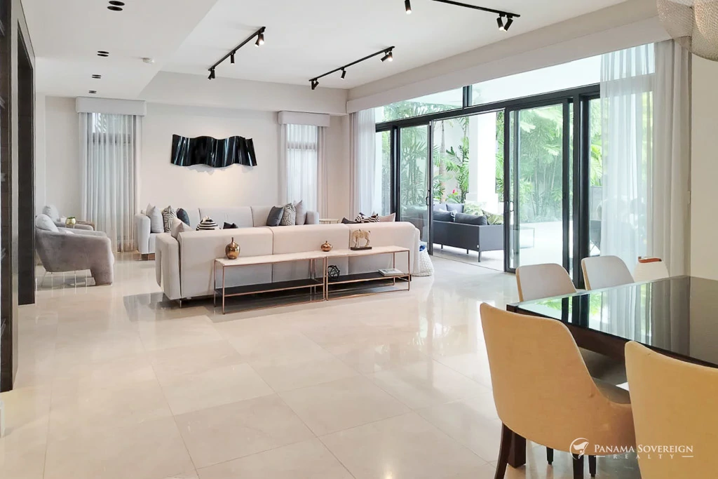 5 Bedroom House in Rio Hato - Gallery image 12