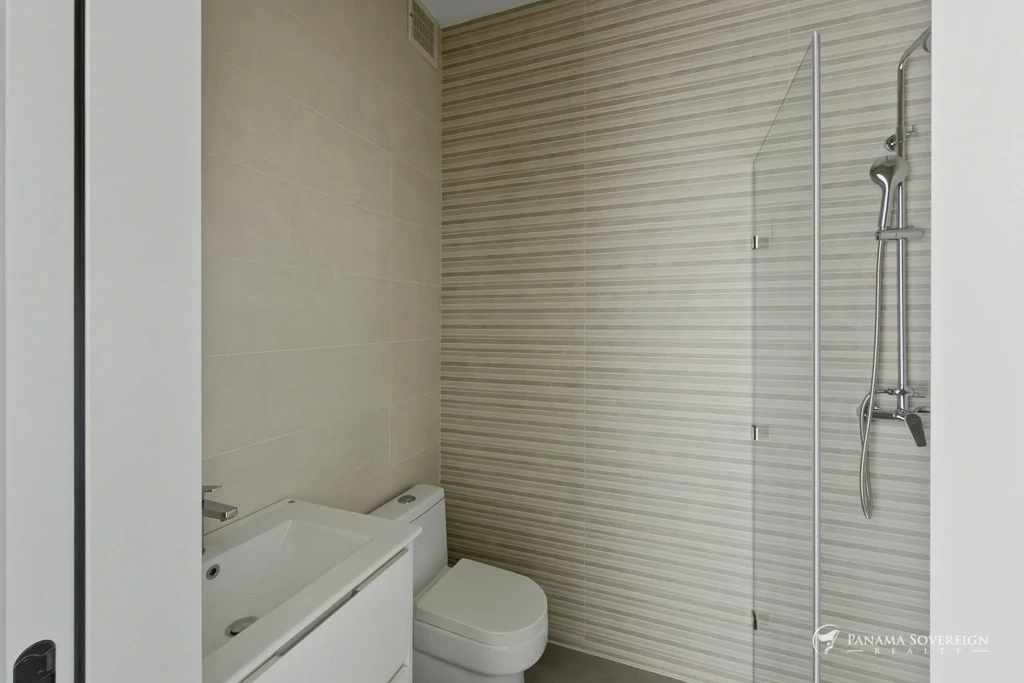 4 Bedroom Condo in Santa Maria - Gallery image 12