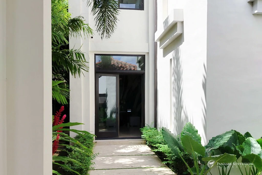 5 Bedroom House in Rio Hato - Gallery image 7