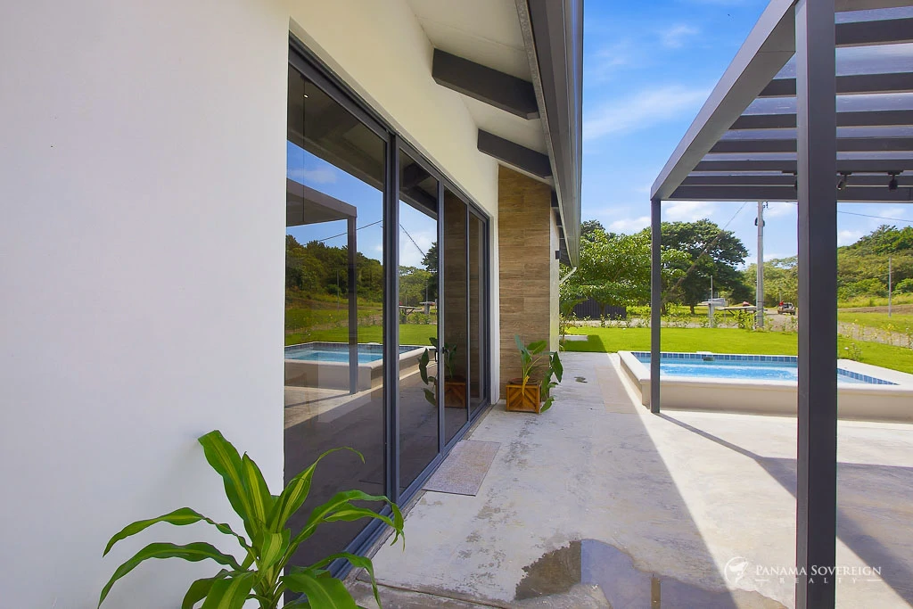 3 Bedroom House in Canas - Gallery image 4