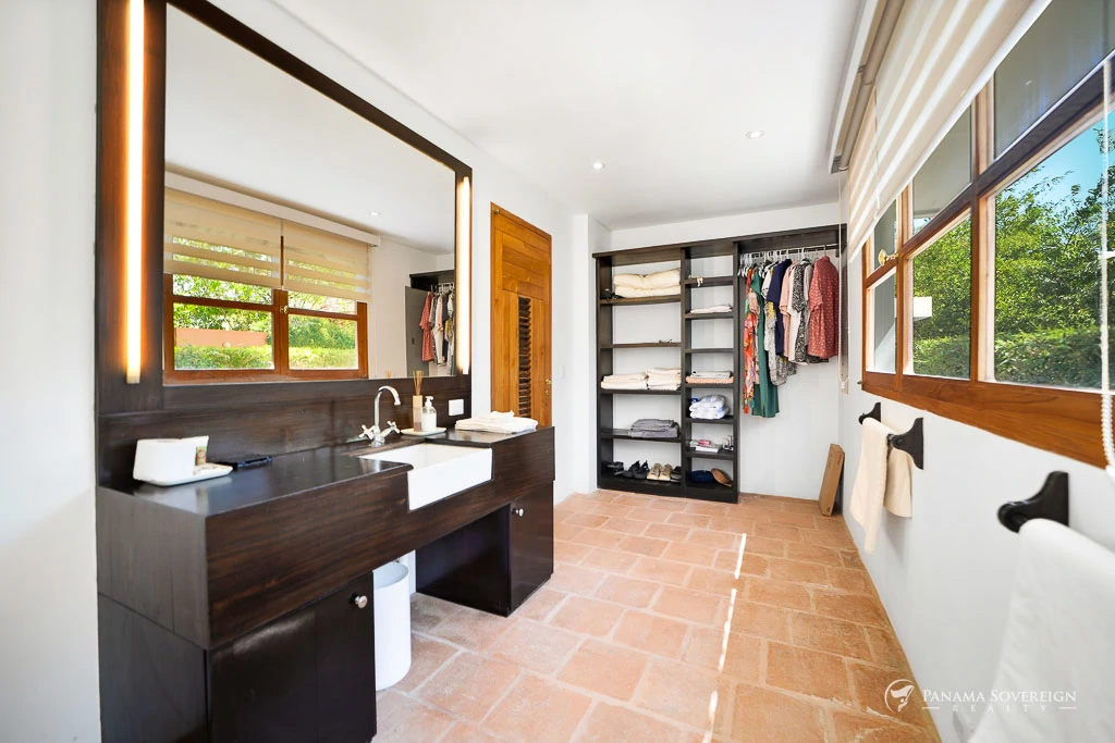 5 Bedroom House in Los Destiladeros - Gallery image 7