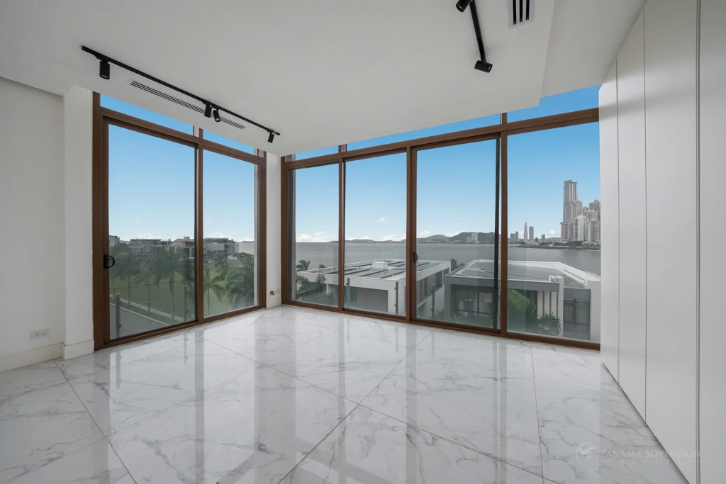 3 Bedroom Condo in Ocean Reef Islands