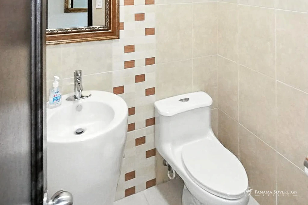 4 Bedroom House in San Carlos - Gallery image 23