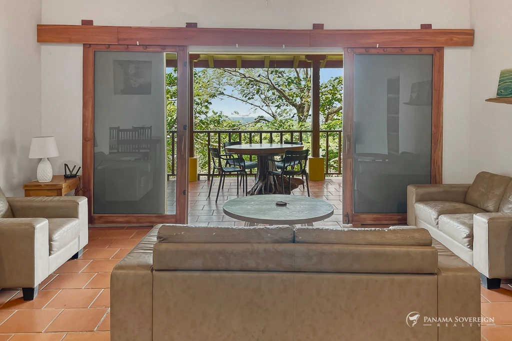 2 Bedroom House in Cambutal - Gallery image 11