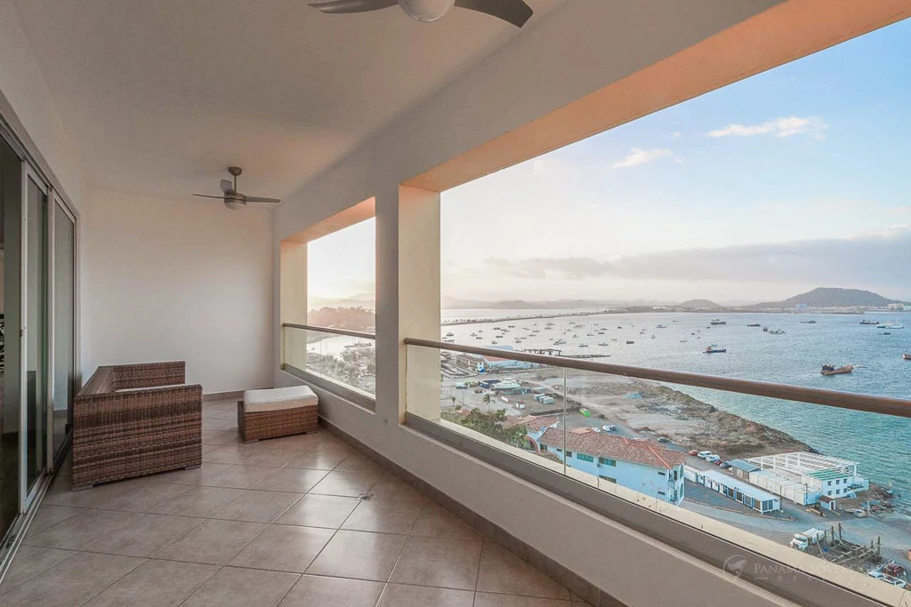 3 Bedroom Condo in Amador Causeway - Gallery image 2