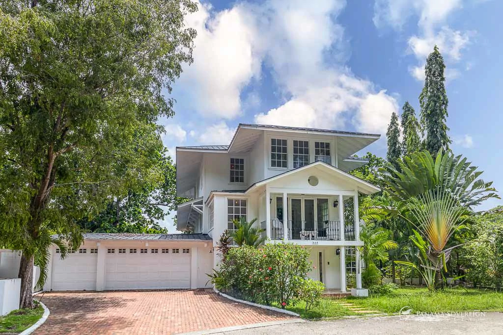 4 Bedroom House in Canal Zone