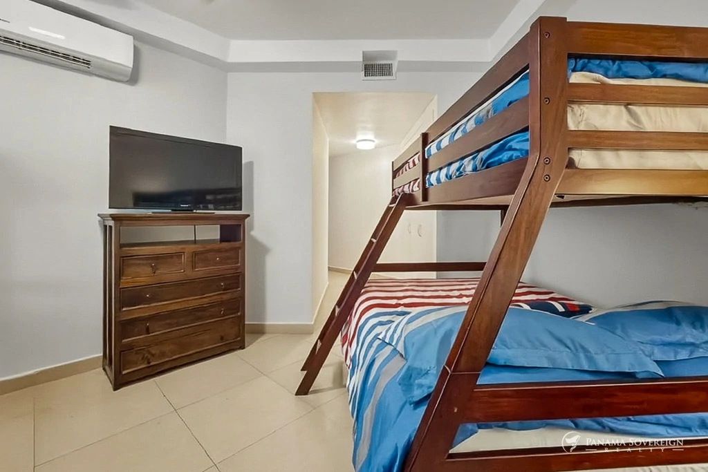 5 Bedroom Condo in San Carlos - Gallery image 17